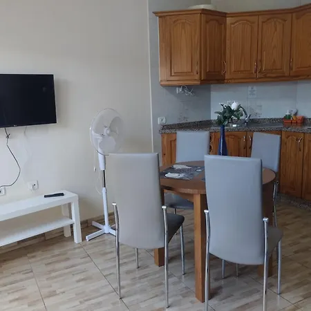 La Apartment *