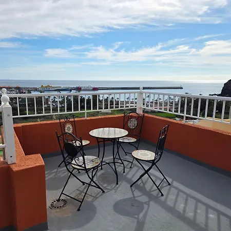 Apartment La *