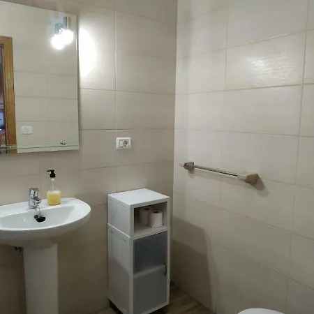 Apartment La *